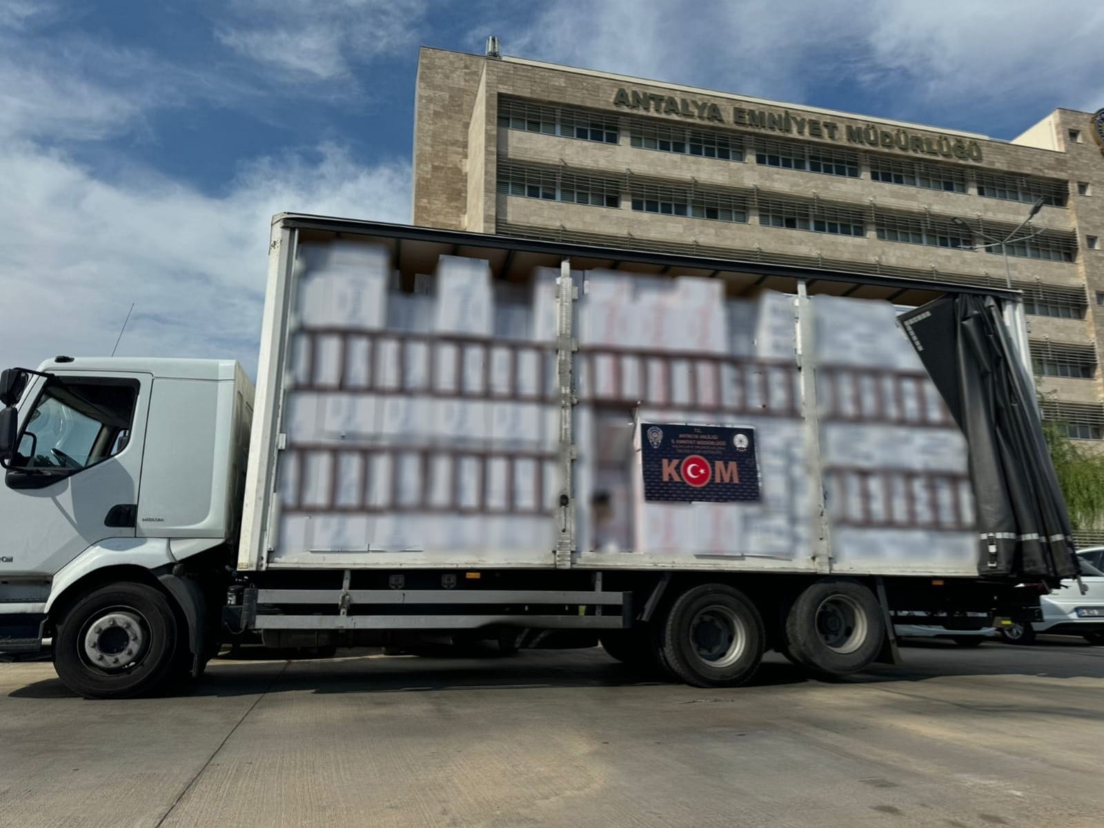 Antalya'da kaçakçılık operasyonu