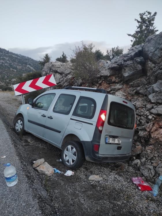Antalya'da trafik kazası: 2 yaralı
