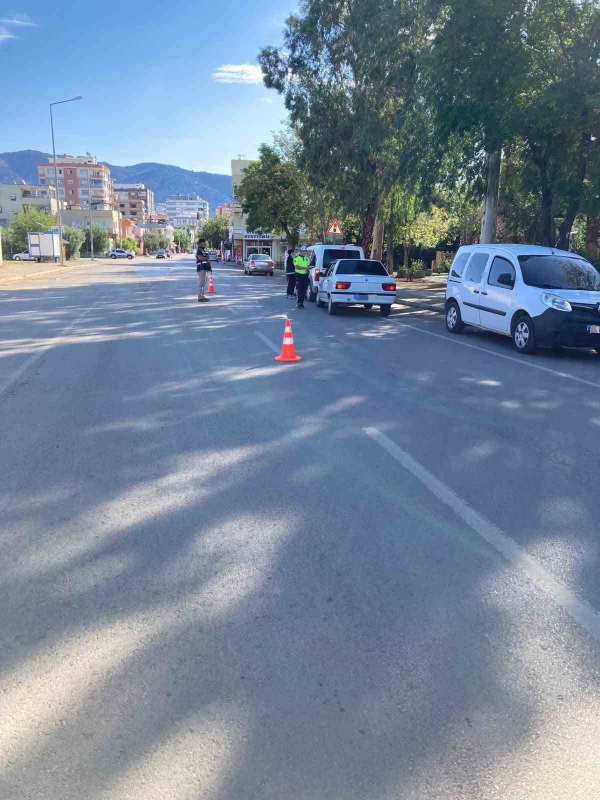 Aranan uyuşturucu taciri polisten kaçamadı