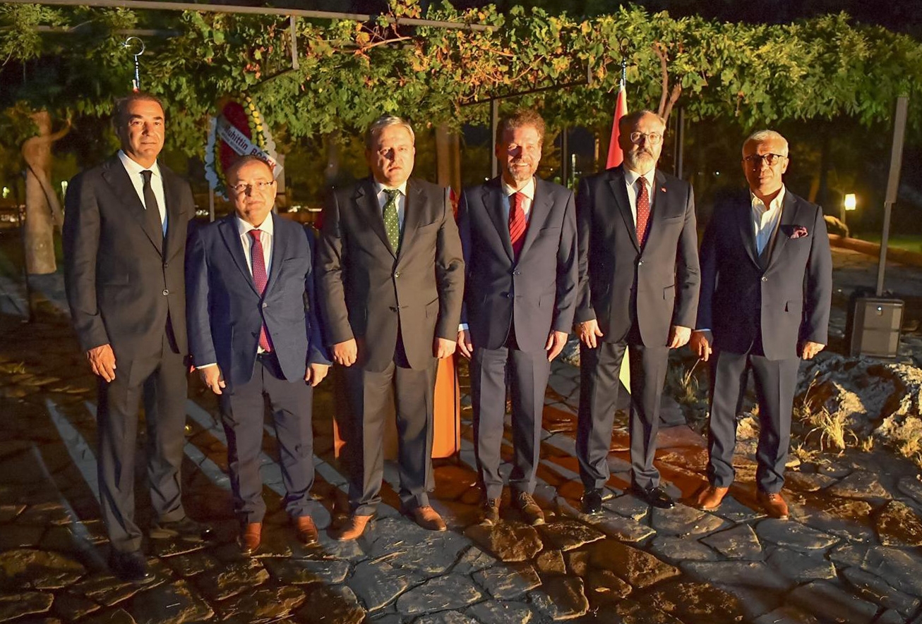 Atatürk'ün baba ocağı Kuzey Makedonya'nın bağımsızlığı Antalya'da kutlandı