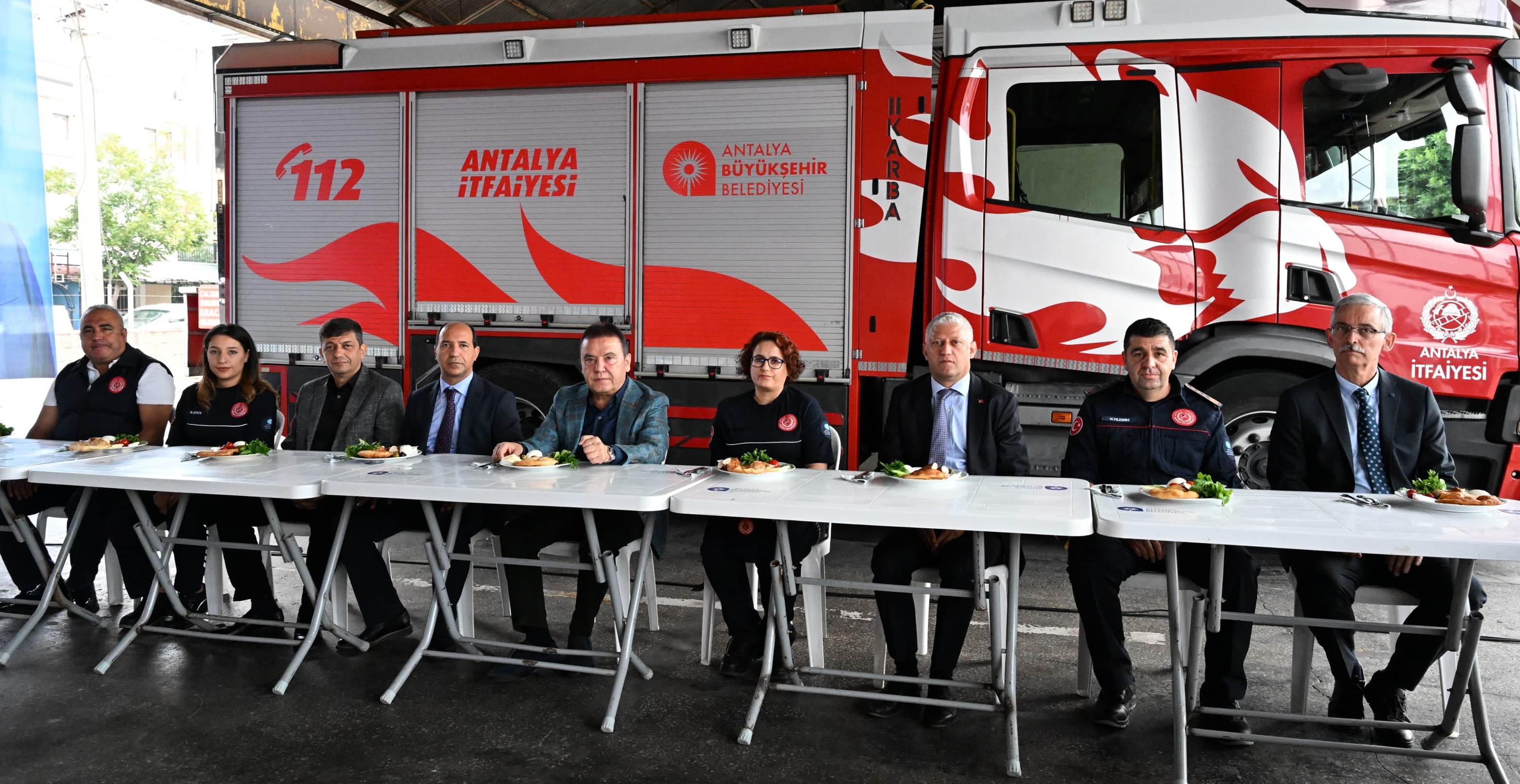 Böcek: Türkiye'nin en donanımlı itfaiye teşkilatıyız