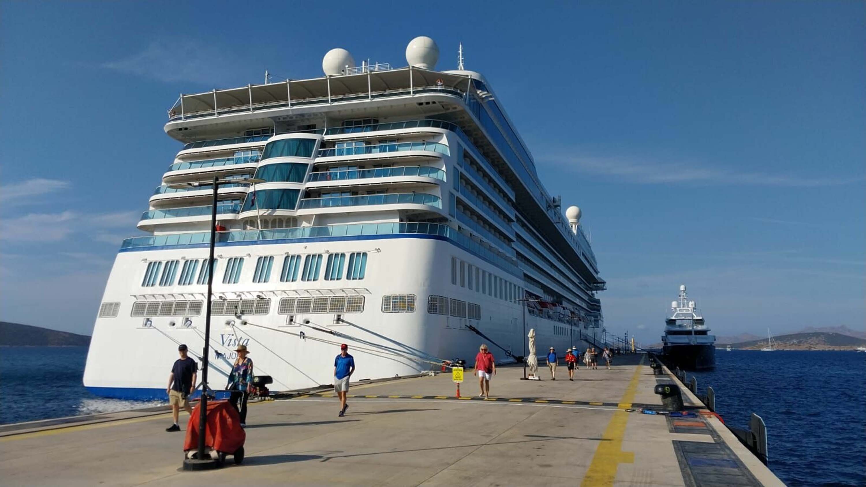 Bodrum'a denizden 1156 turist geldi