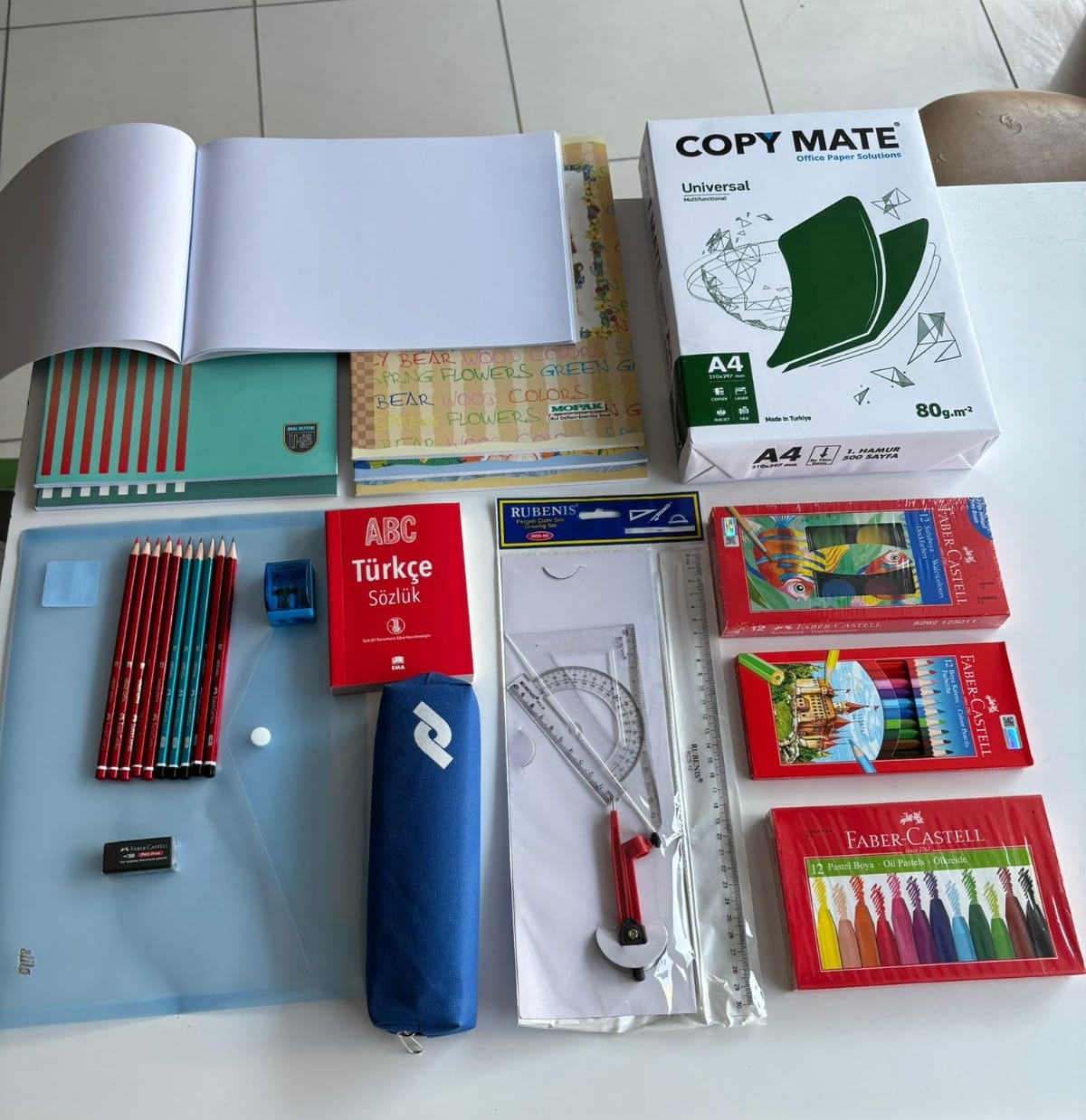 Burdur Ticaret Borsası'ndan kırtasiye yardımı