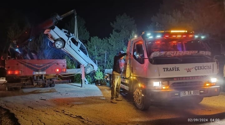 Burdur'da otomobil şarampole düştü: 1 ölü, 3 yaralı