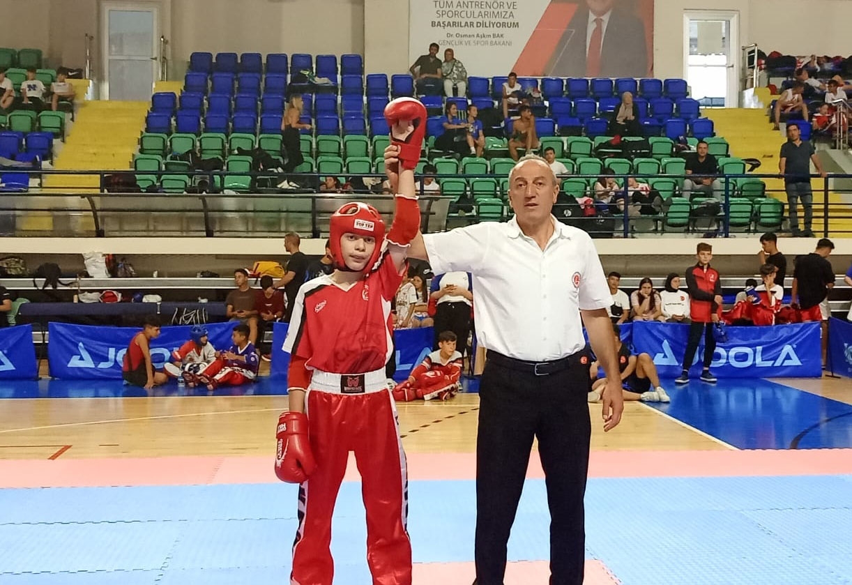 Burdurlu kick boksçulardan 9 madalya