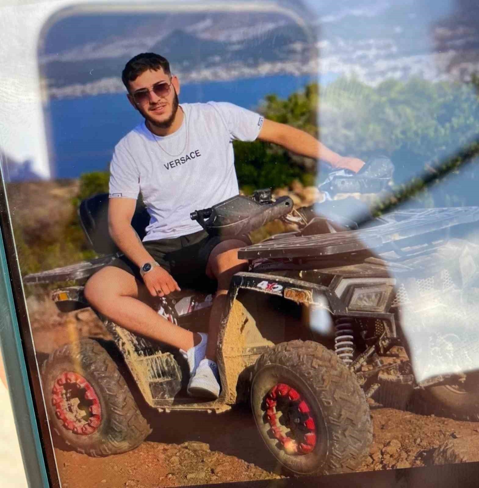 Genç motosikletli hayata tutunamadı