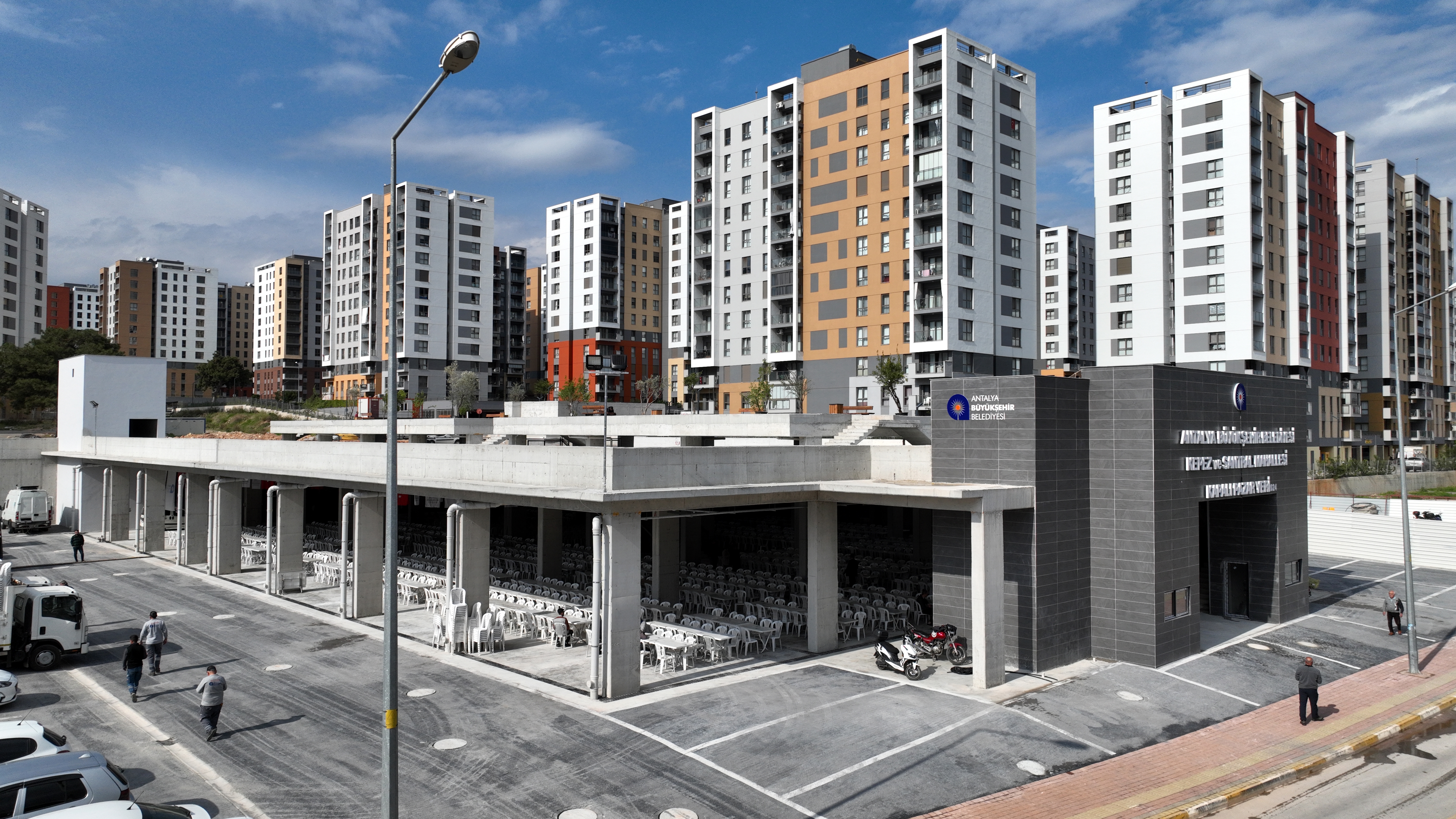 Hak sahiplerine konutları teslim ediliyor