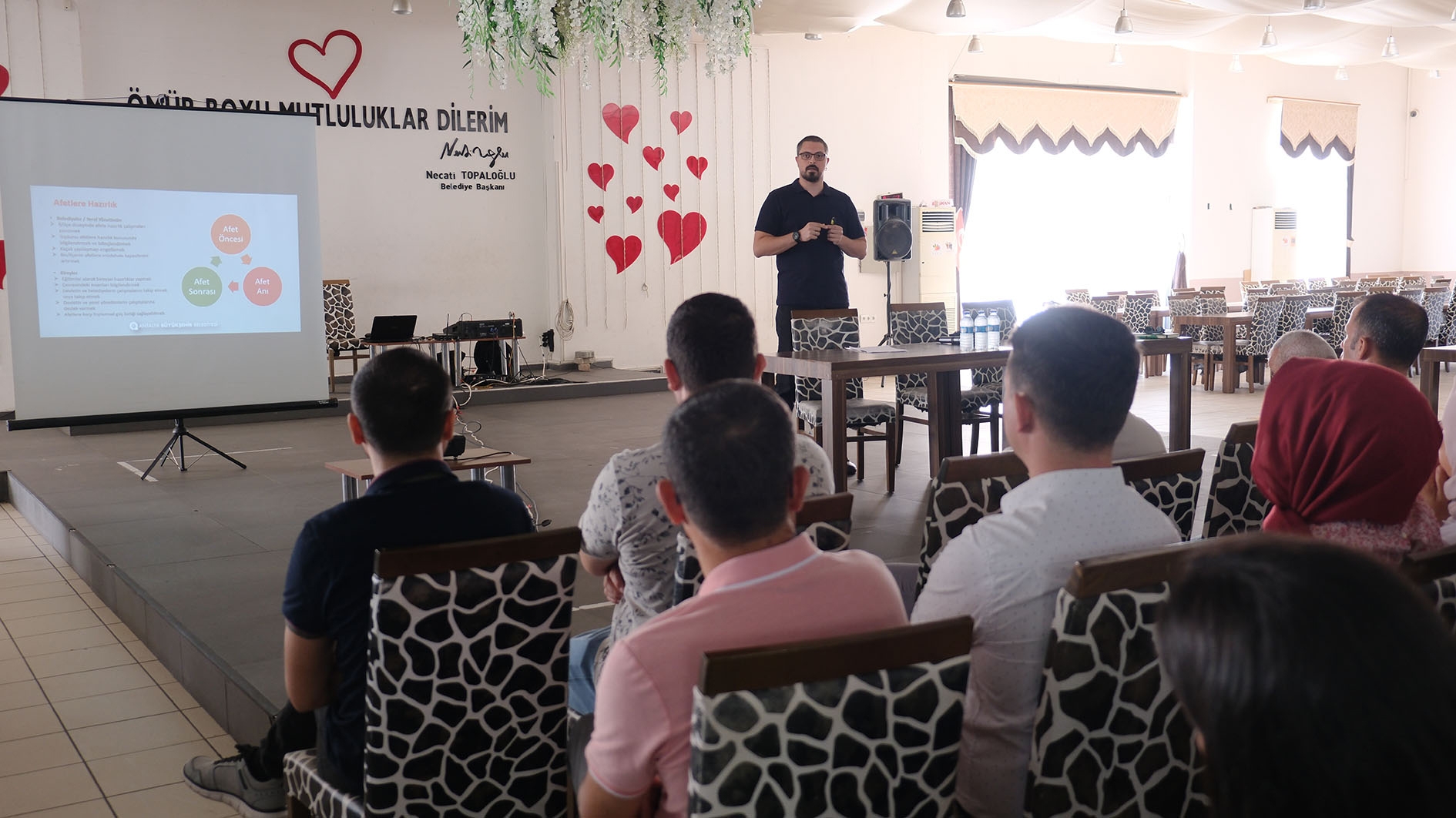 Kemer Belediyesi personeline afet eğitimi
