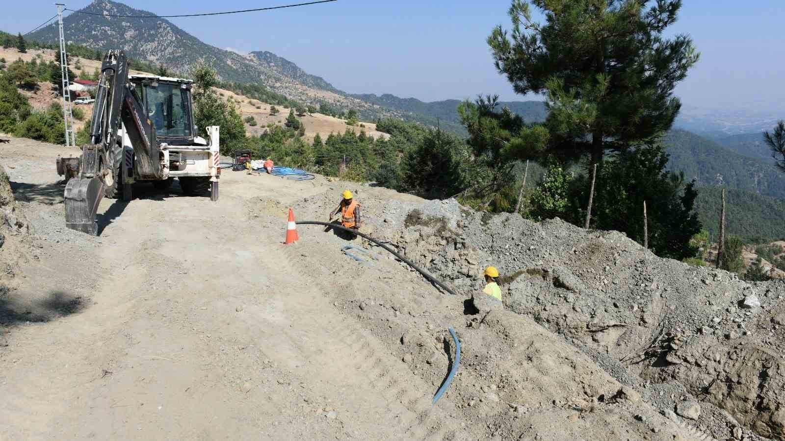 Köşürge'nin yeni içmesuyu hattının imalatı sürüyor