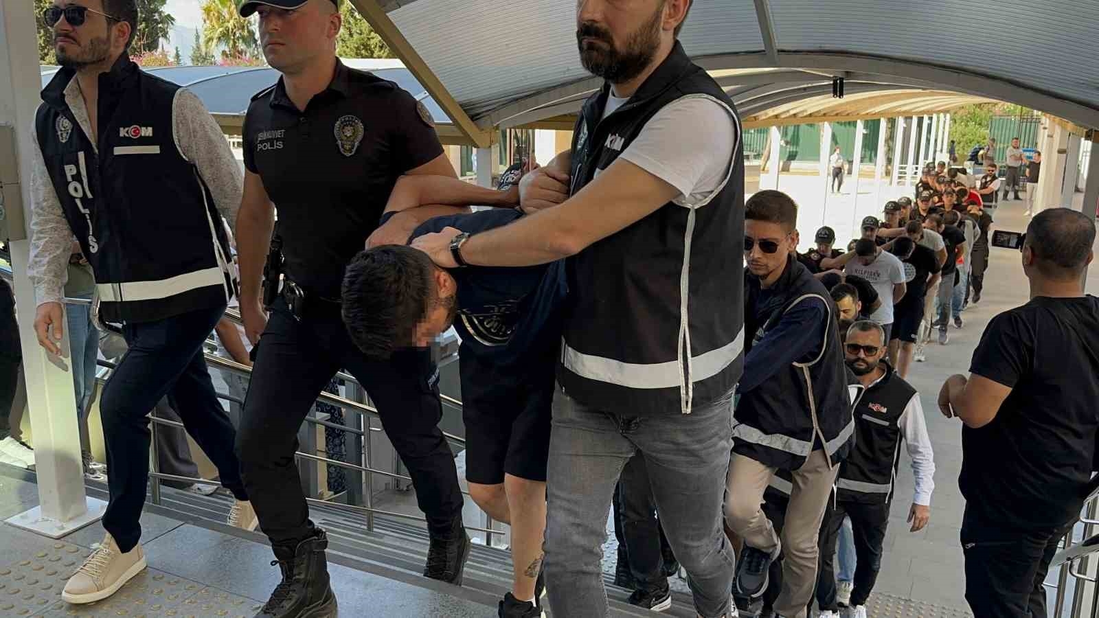 'Kuyu-27' şüphelilerinden 32'si tutuklandı