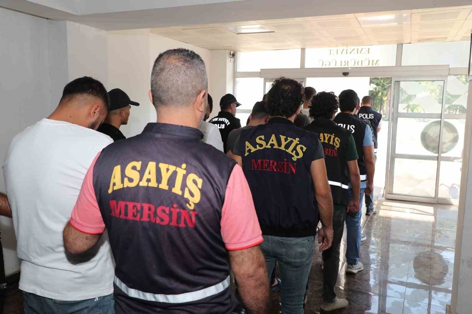 Mersin'de dolandırıcılık şebekesi çökertildi: 6 şüpheli tutuklandı
