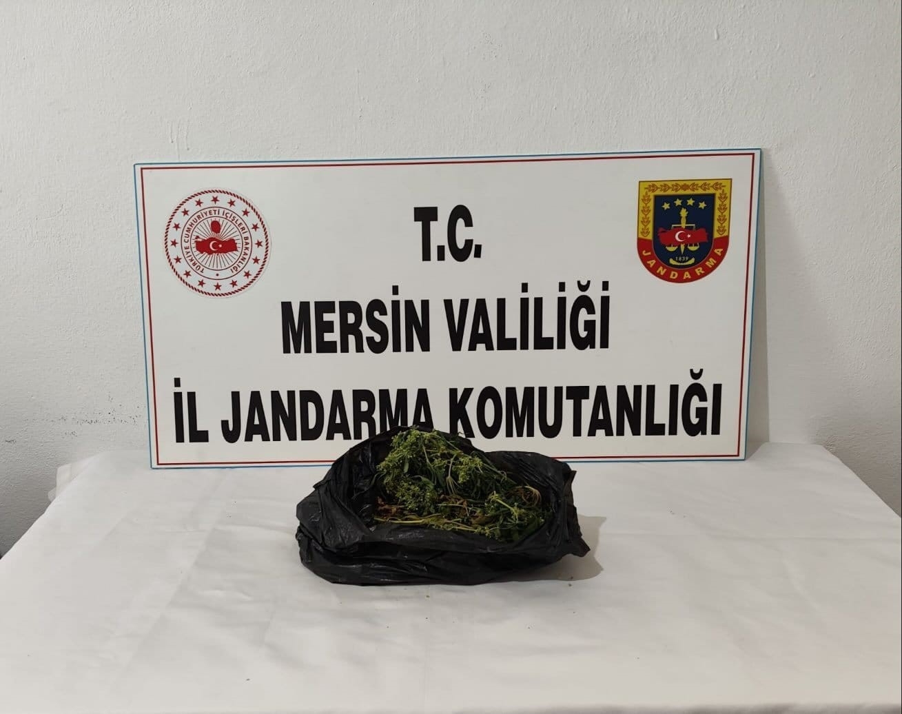 Mersin'de uyuşturucu tacirlerine operasyon: 4 gözaltı