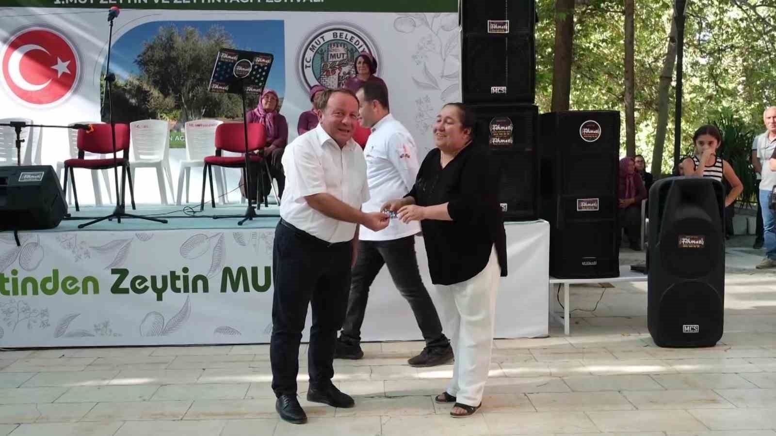 Mersin'de zeytinyağı yemek yarışması düzenlendi
