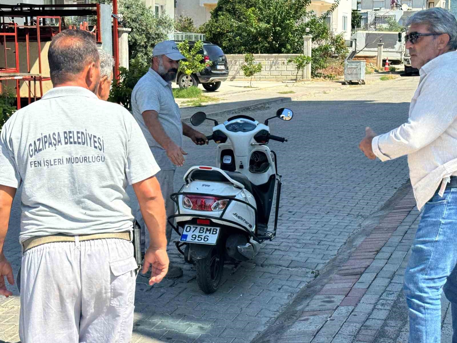 Motosikletle ticari araç çarpıştı: 1 yaralı