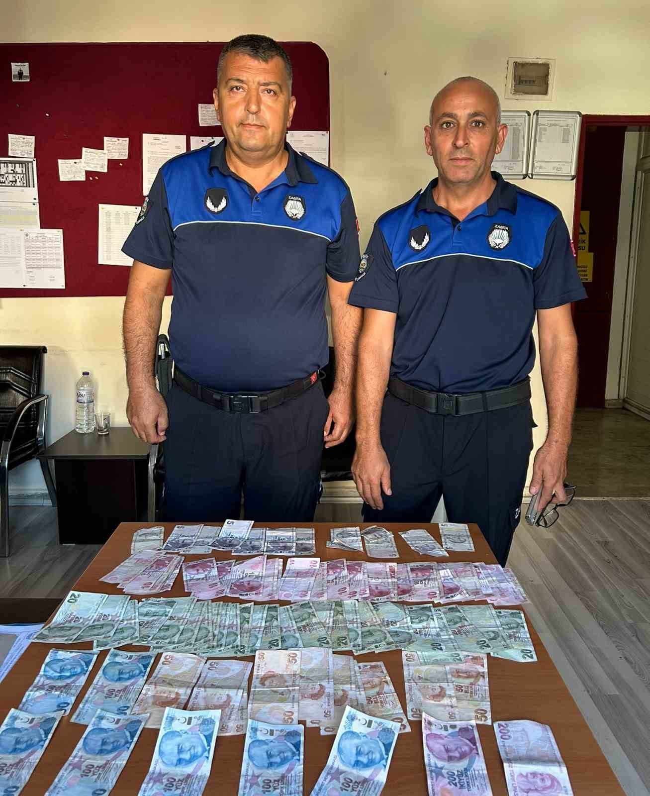 Serik'te zabıta ekiplerinden dilenci operasyonu