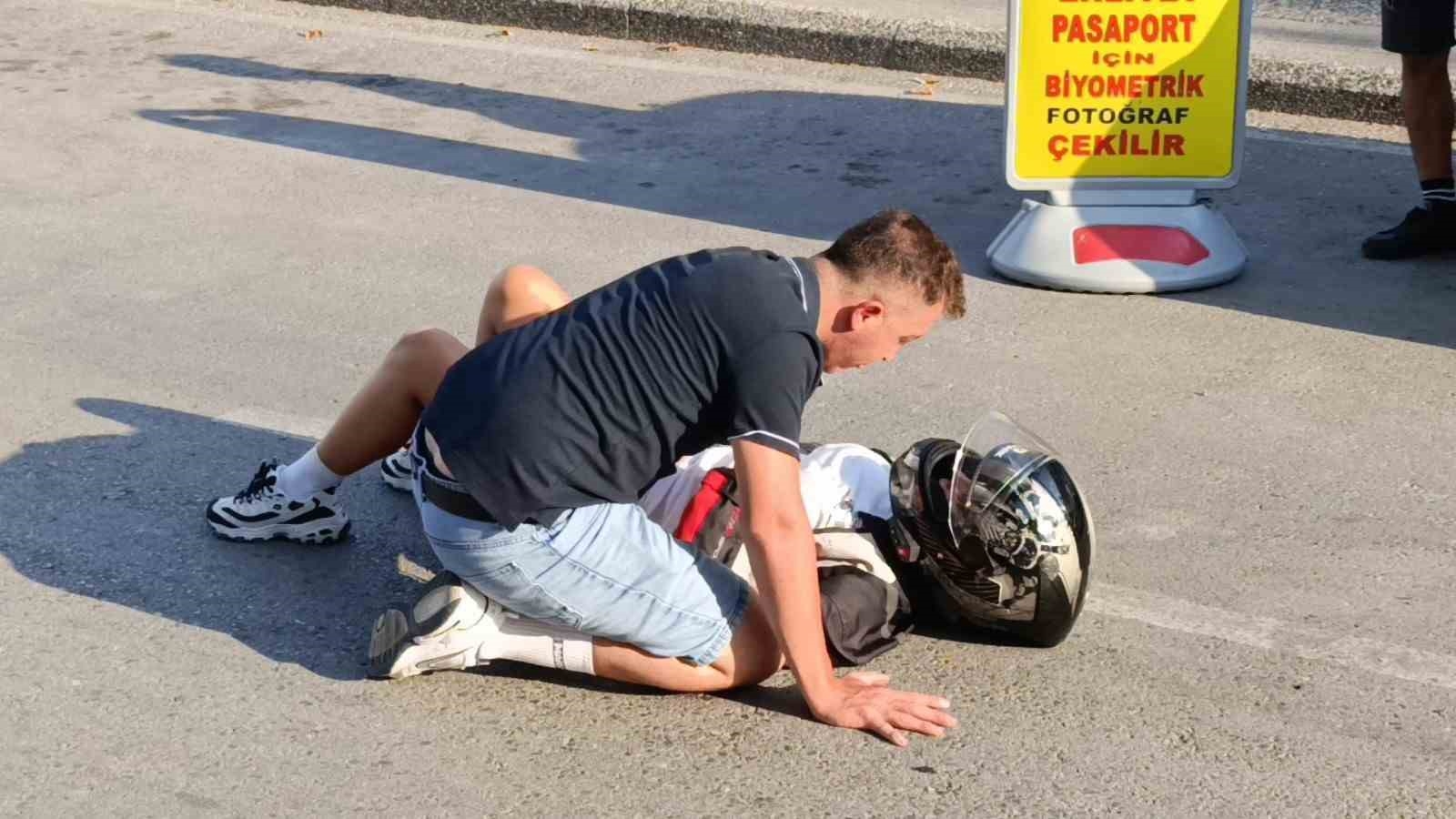 Sürücünün tek teker şovu genç kızı hastanelik etti