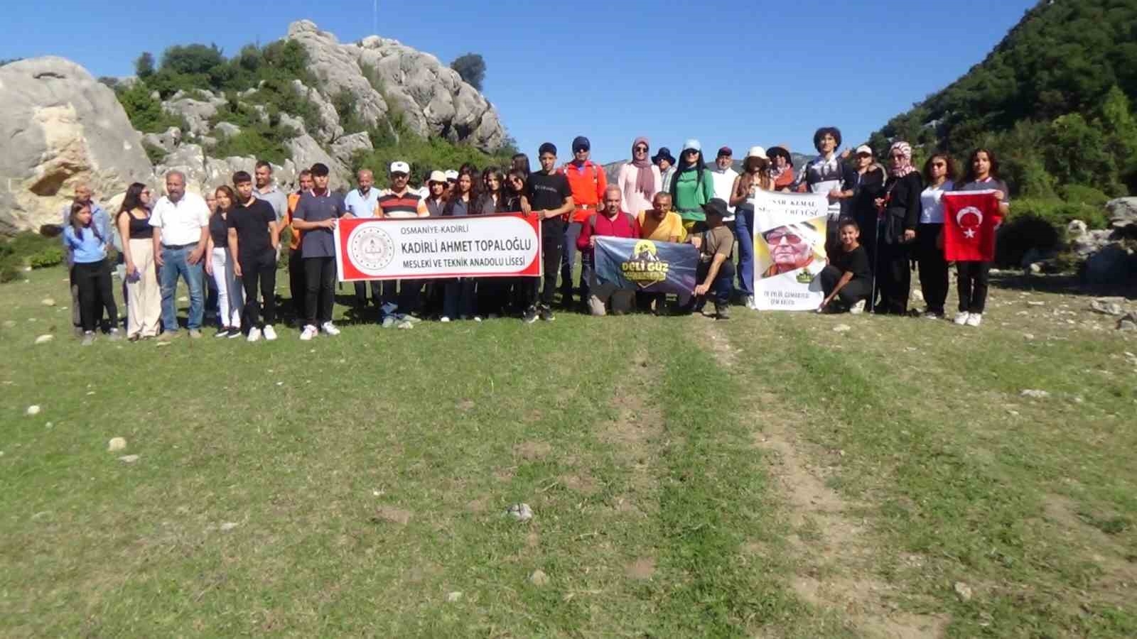 Tarihi Çem kalesinde "Yaşar Kemal Sevgi yürüyüşü" düzenlendi