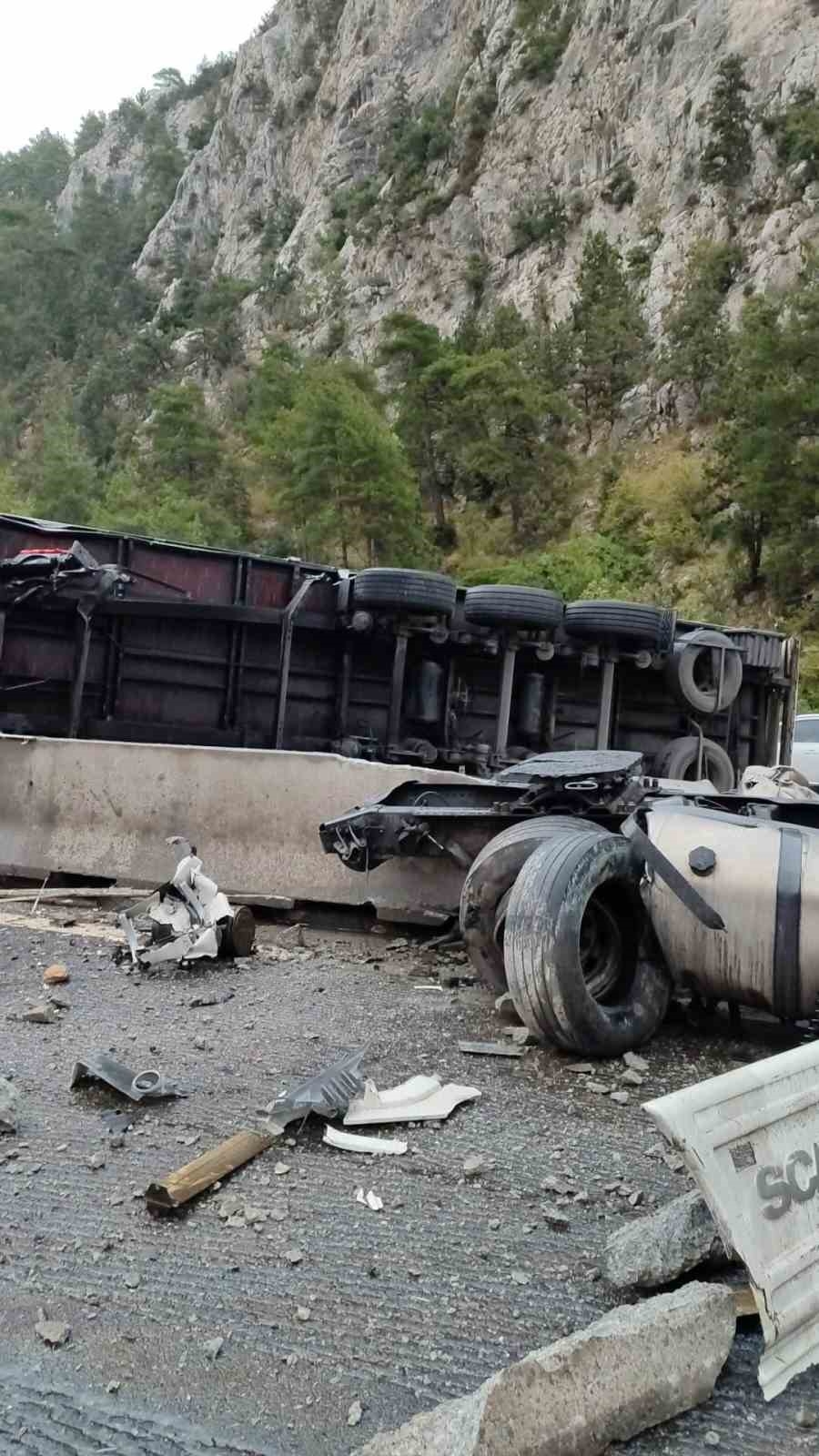 Tarsus'ta zincirleme kaza: 2 yaralı