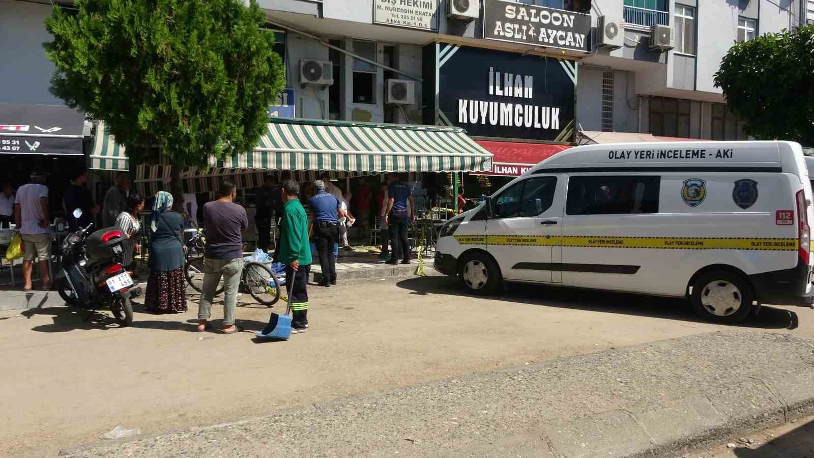 Yarı çıplak halde 6. kattan düştü, olay yerinde öldü