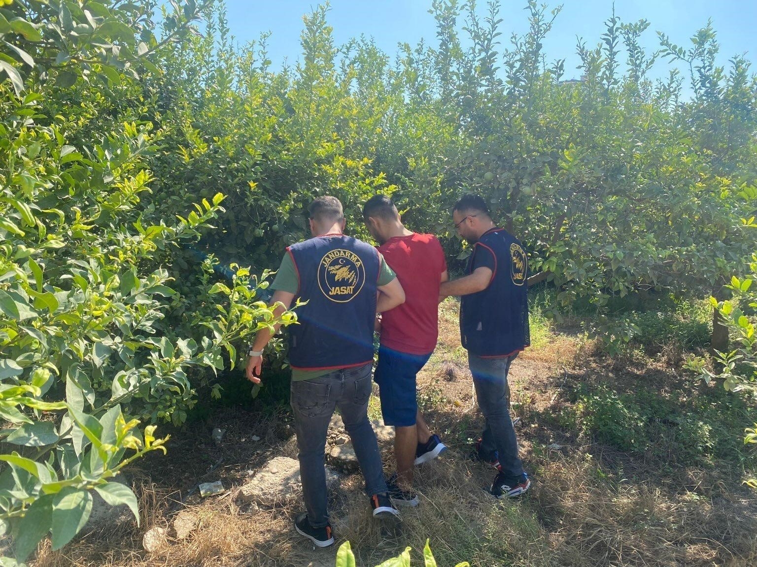 14 ile 15 yıl arasında hapis cezası bulunan 3 şahıs yakalandı