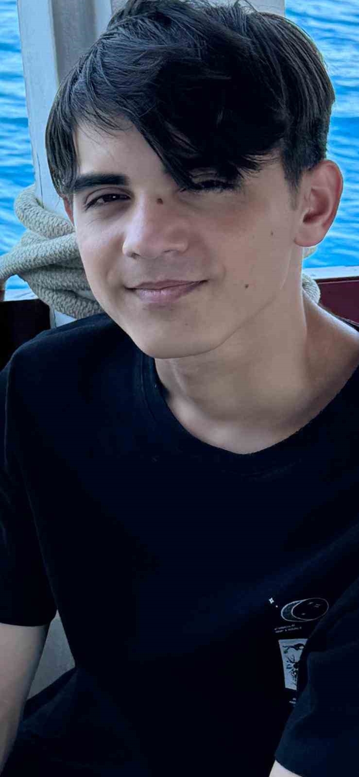 17 yaşındaki Arda'dan haber alınamıyor! Aile endişeli