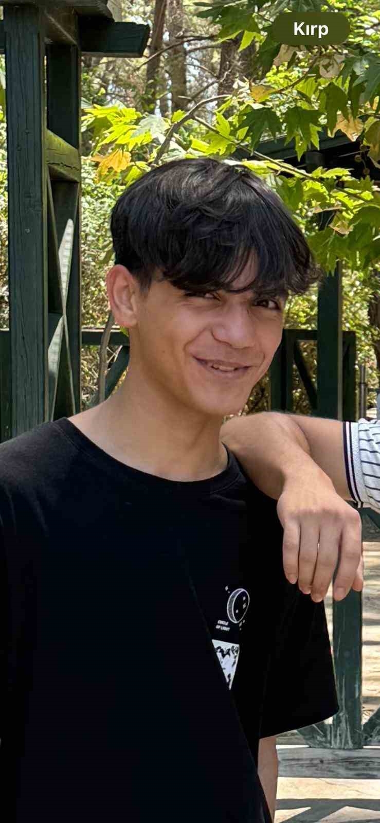 17 yaşındaki Arda'dan haber alınamıyor! Aile endişeli