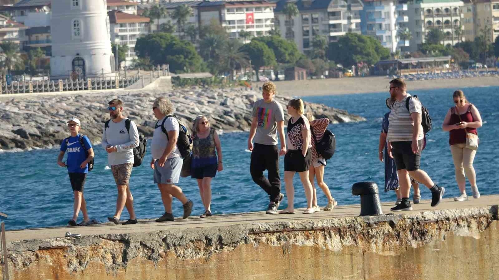 57 bin 800 yolcu Alanya'ya gelemedi