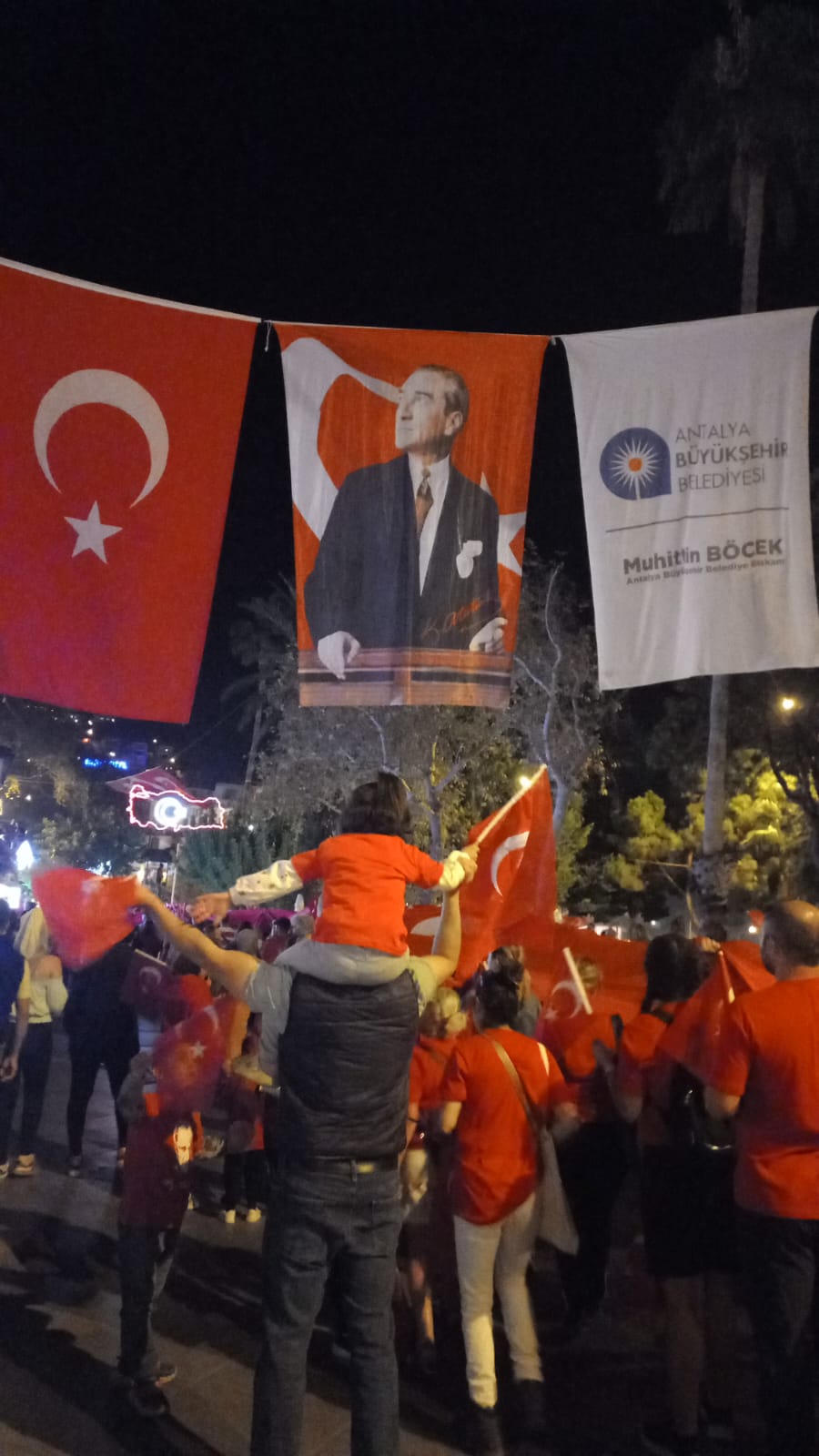 Antalya Kaş’ta 29 Ekim Cumhuriyet Bayramı Coşkuyla Kutlandı