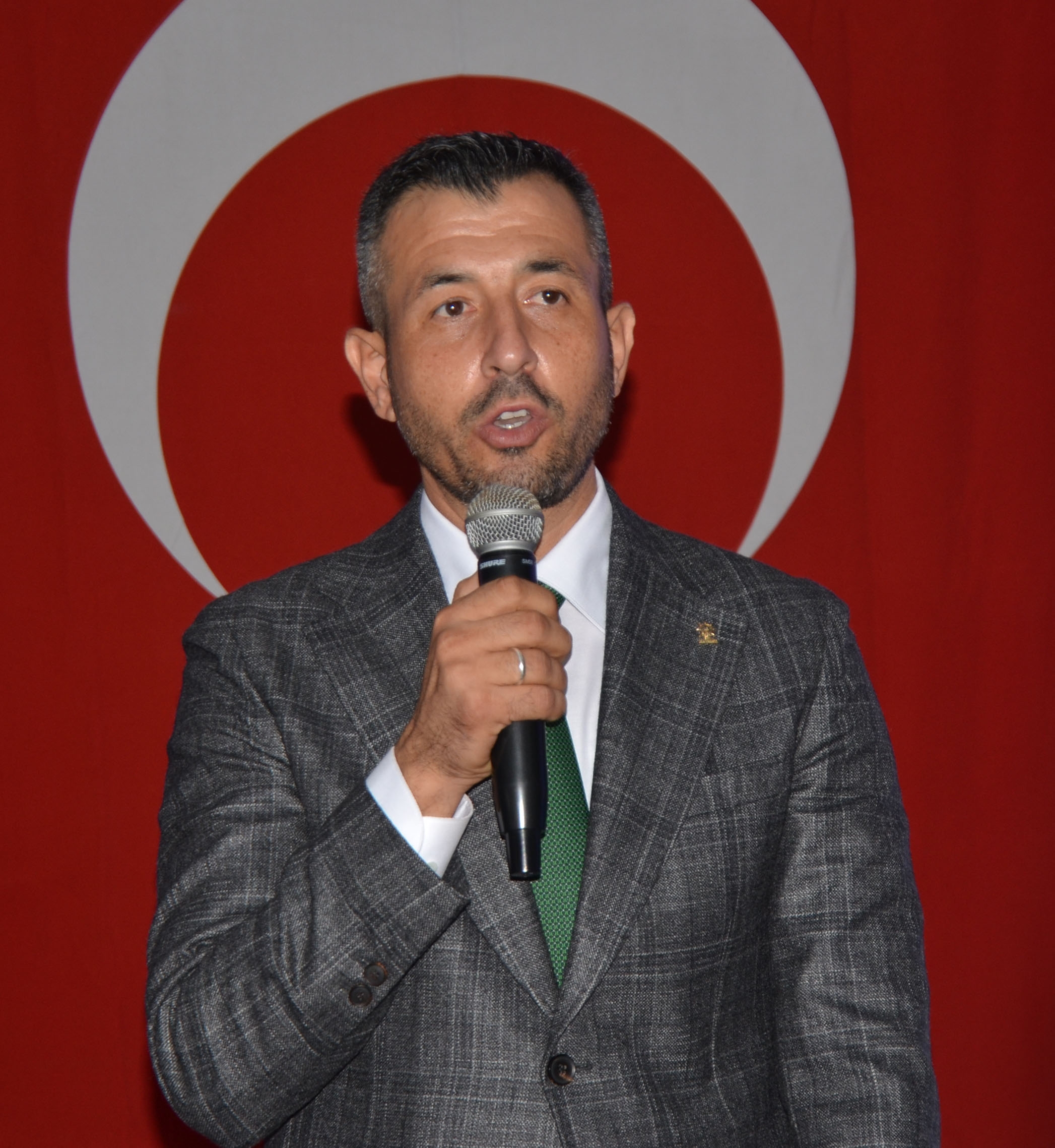 AK Parti Serik'te Söker başkan seçildi