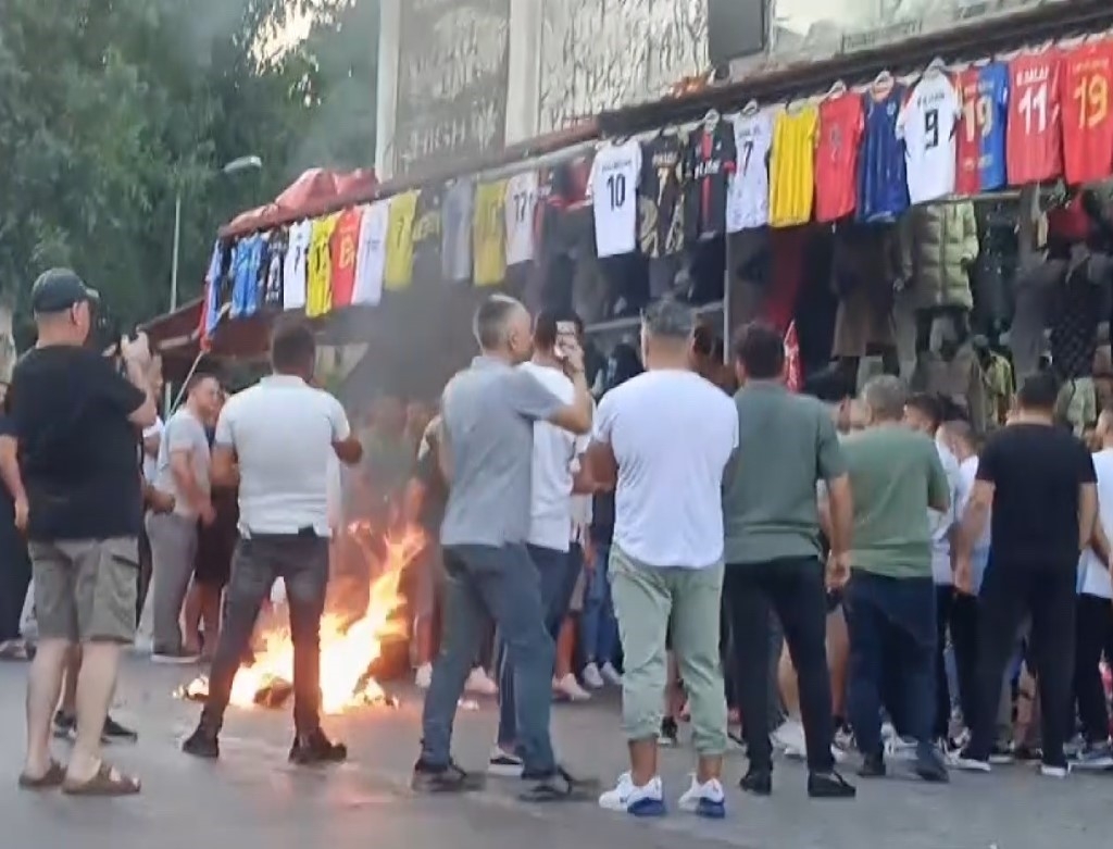 Alanya'da marka avukatları ile esnaf arasında arbede