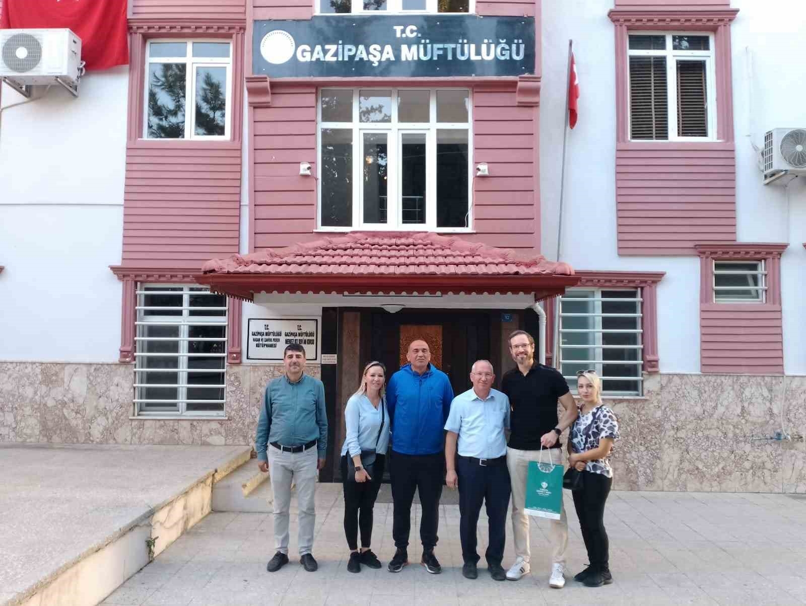 Alman Alexander Müslüman olup 'Ali' ismini aldı
