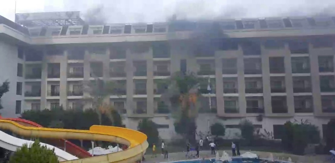 Antalya'da 5 yıldızlı otelde yangın paniği