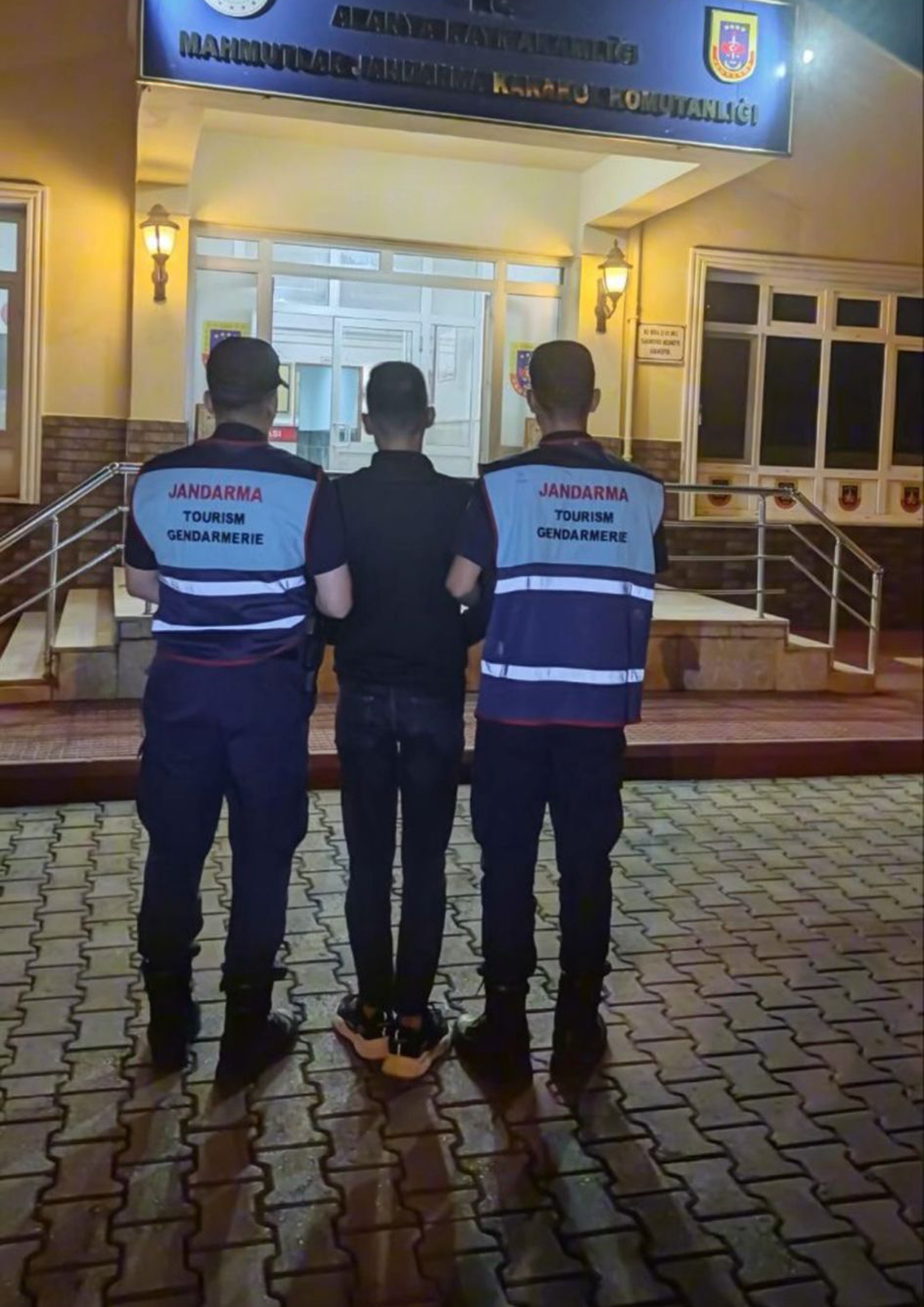 Antalya'da aranan 125 kişi yakalandı