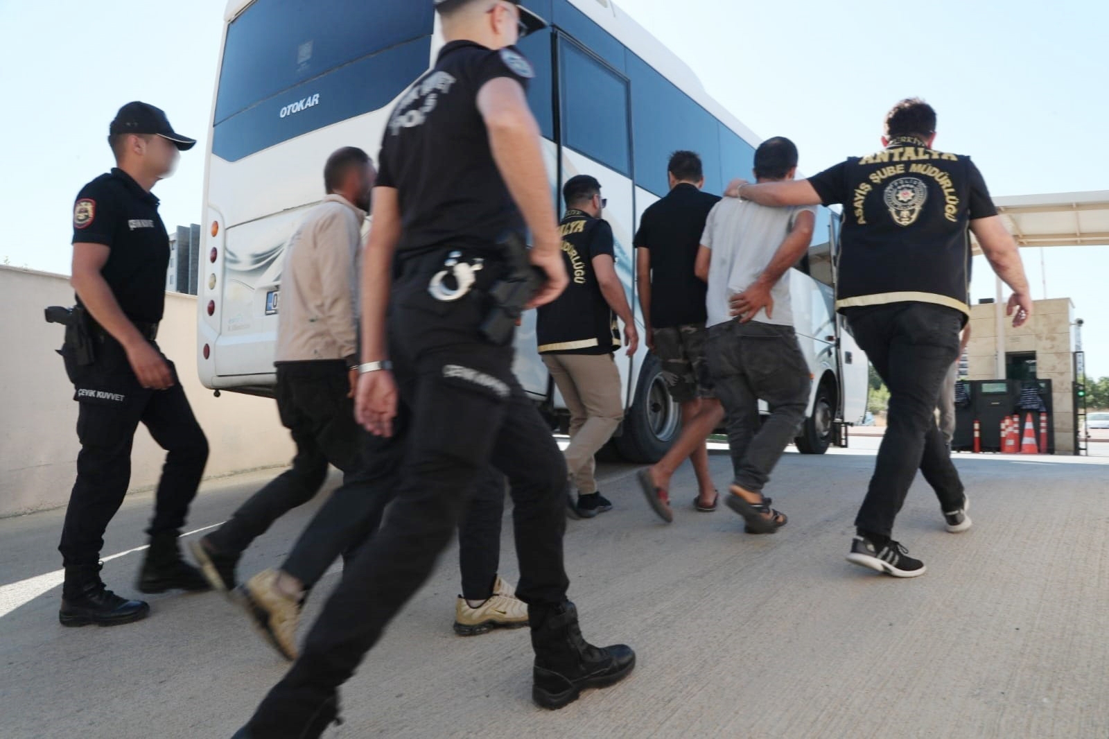 Antalya'da aranan 152 şüpheli yakalandı