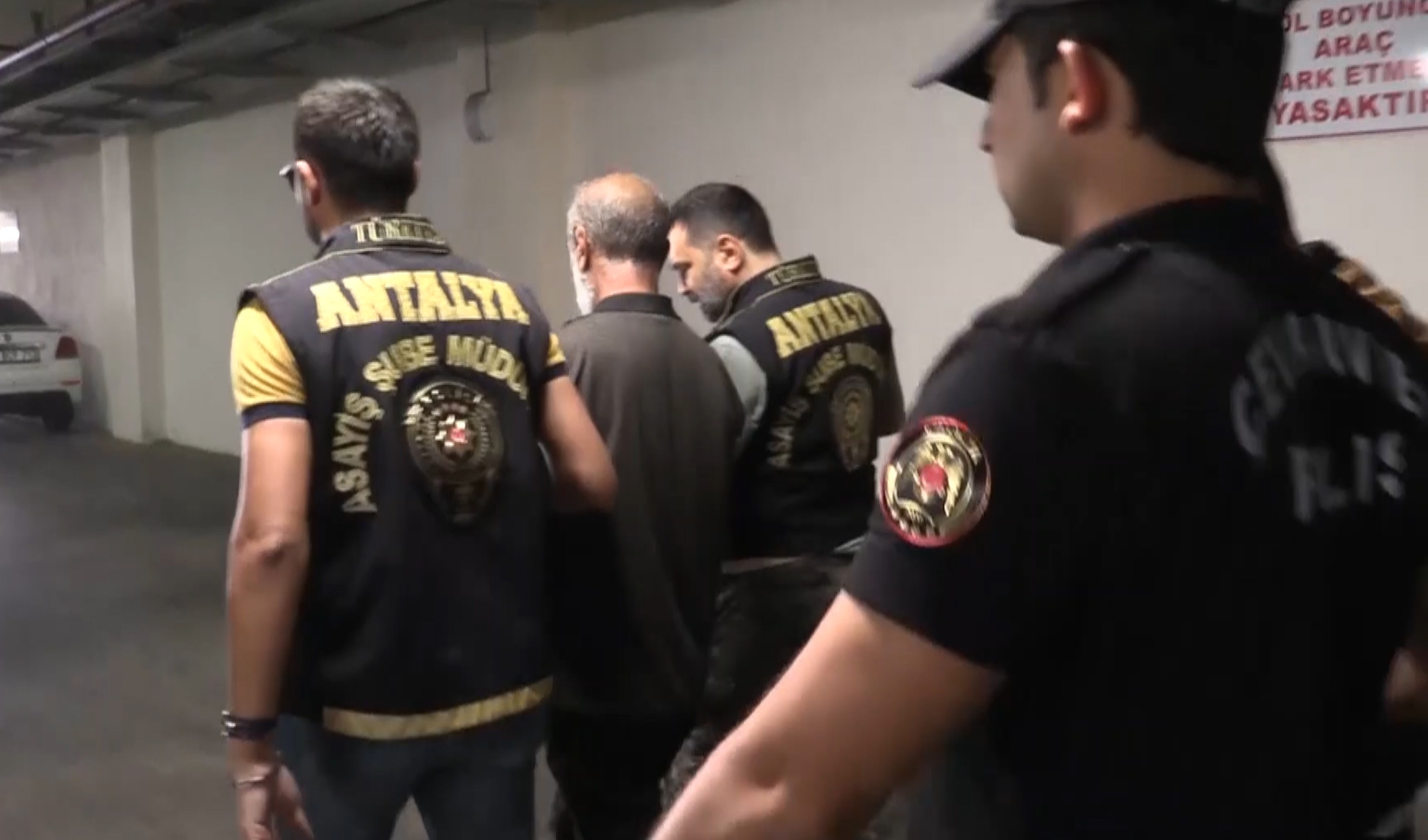 Antalya'da aranan 490 kişi yakalandı