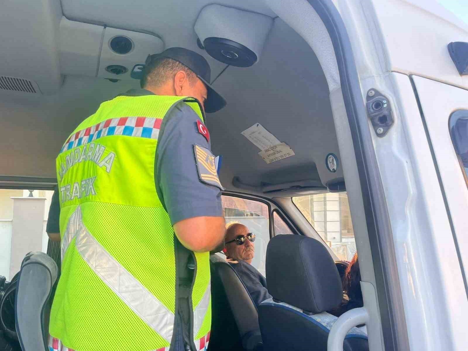 Antalya'da okul servis araçlarına denetim
