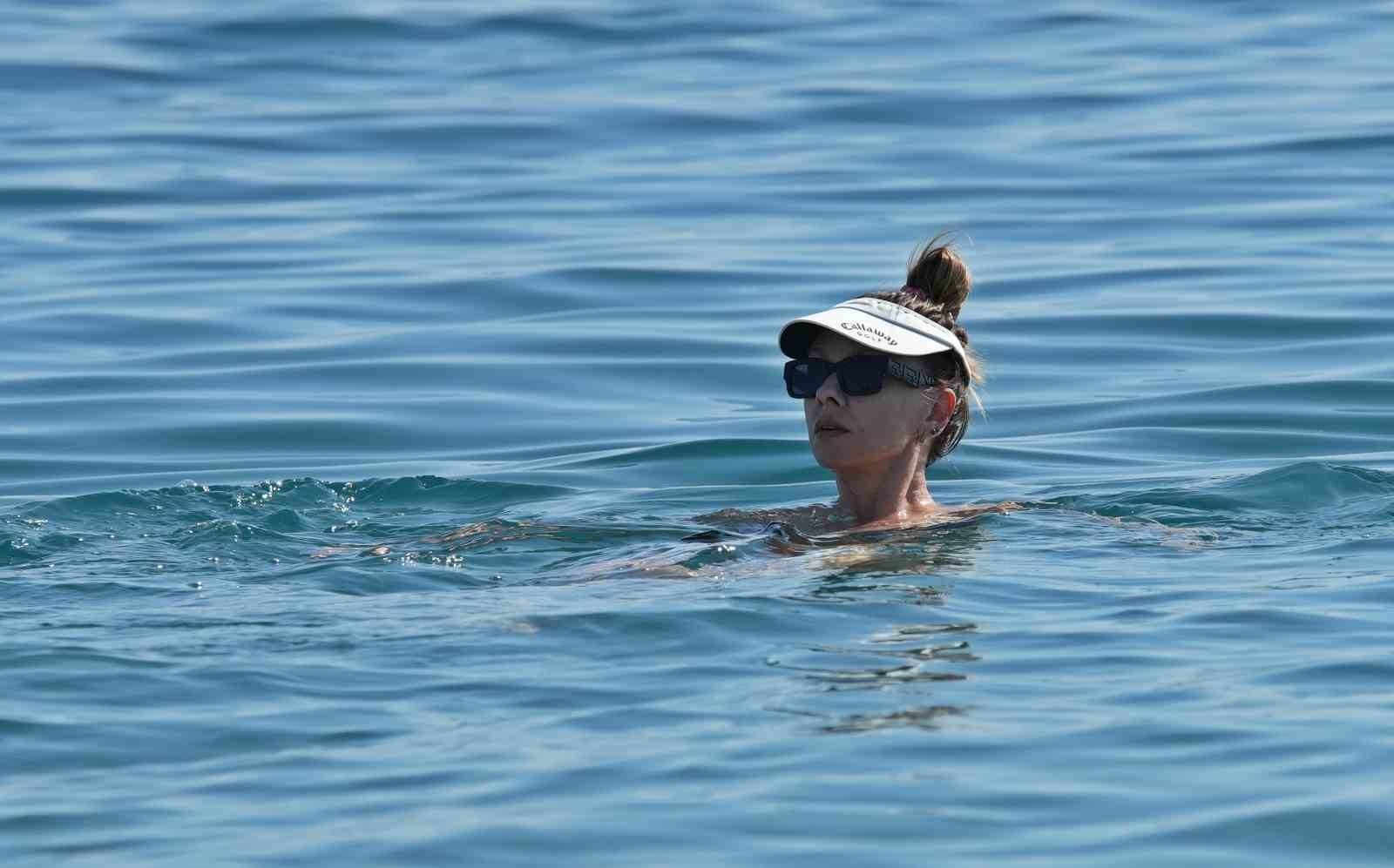 Antalya'dan ekim sonunda yaz ayı tadında 'kıskandıran' görüntüler
