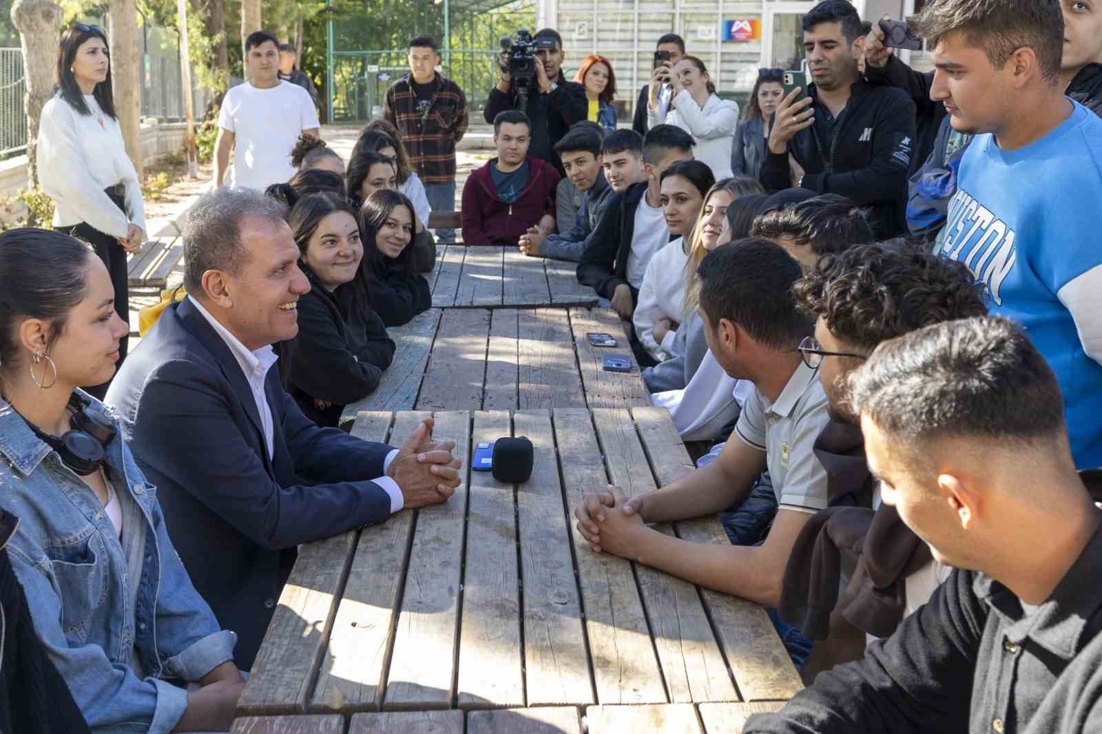 Başkan Seçer: "El birliğiyle Gülnarlılara çok değerli hizmetler yapacağız"