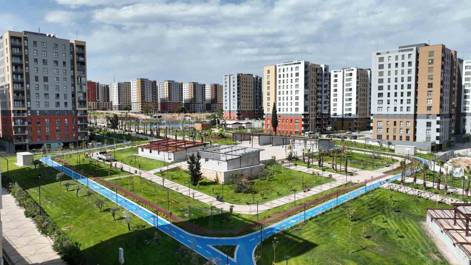 Bin 68 konut daha sahiplerine teslim ediliyor