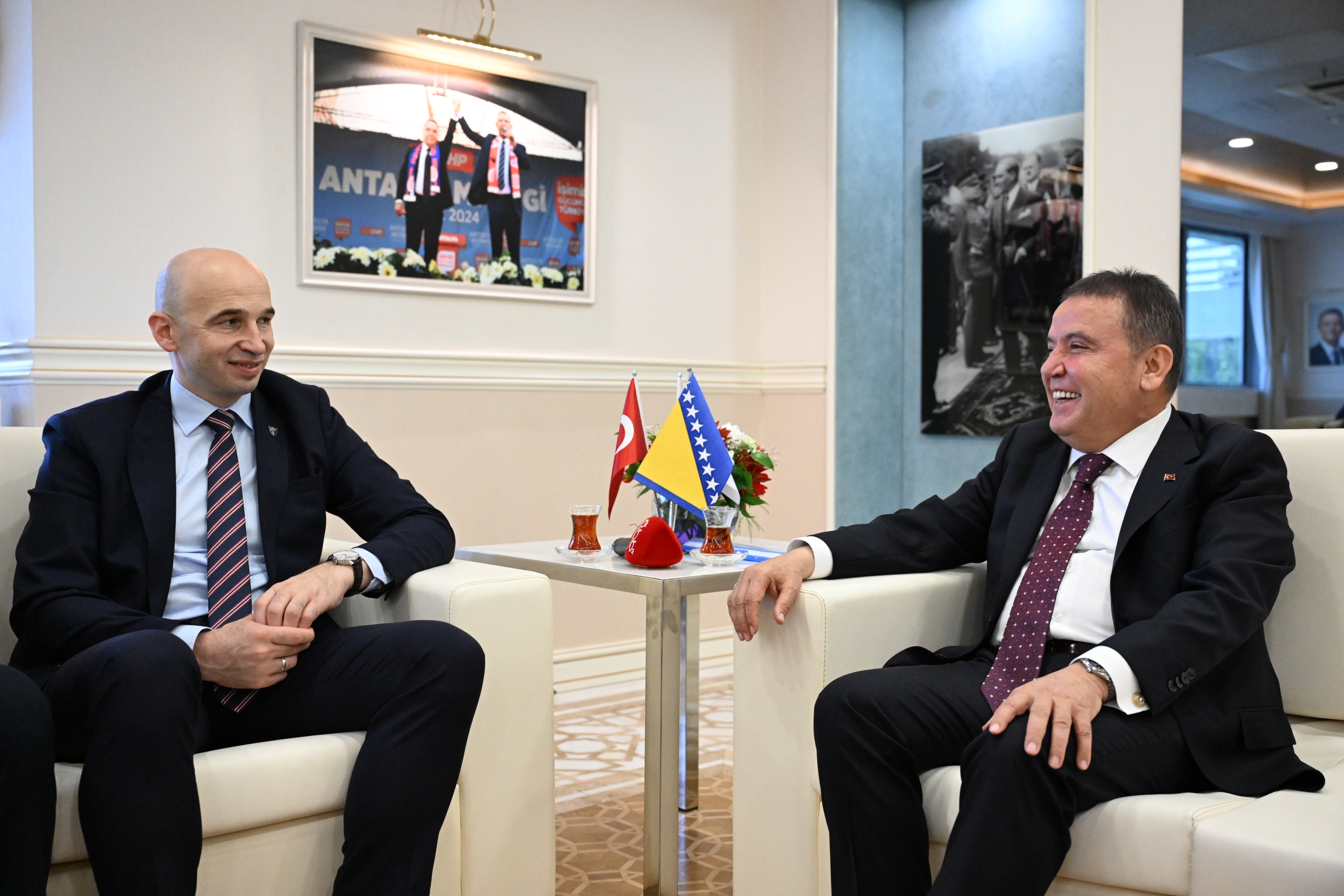 Bosna heyetinden Başkan Böcek'e ziyaret