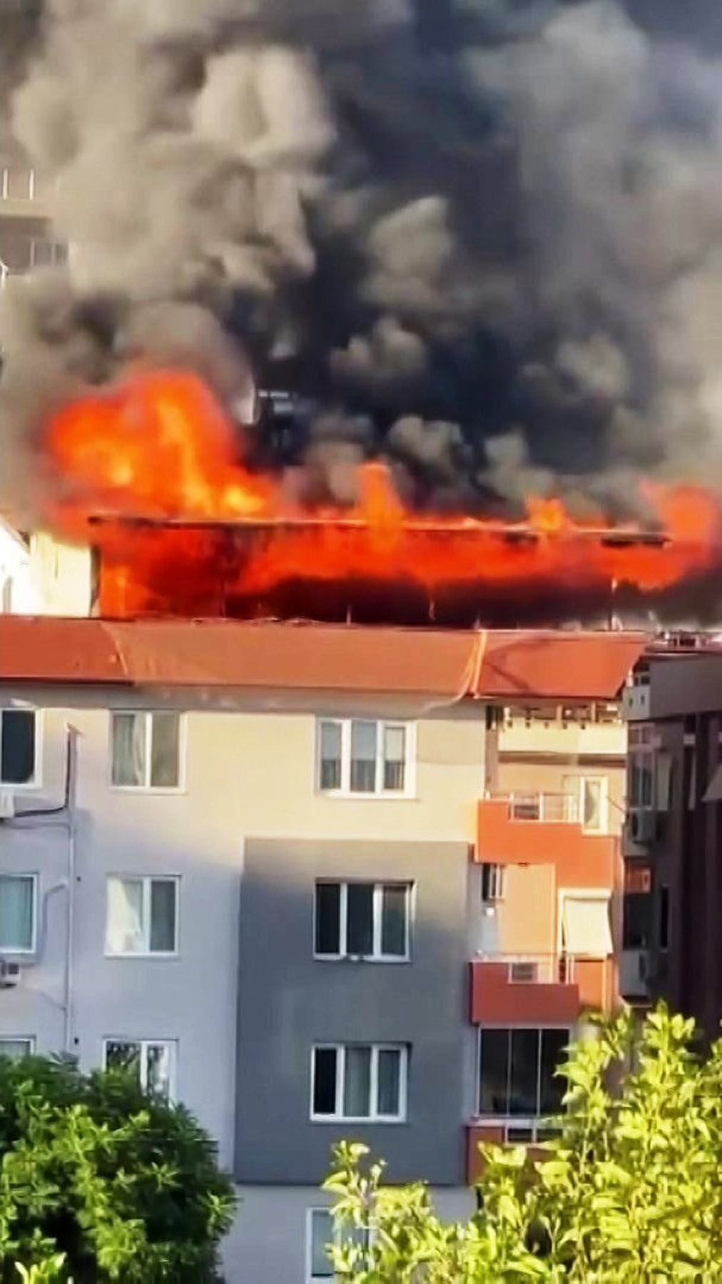 Çatıda korkutan yangın