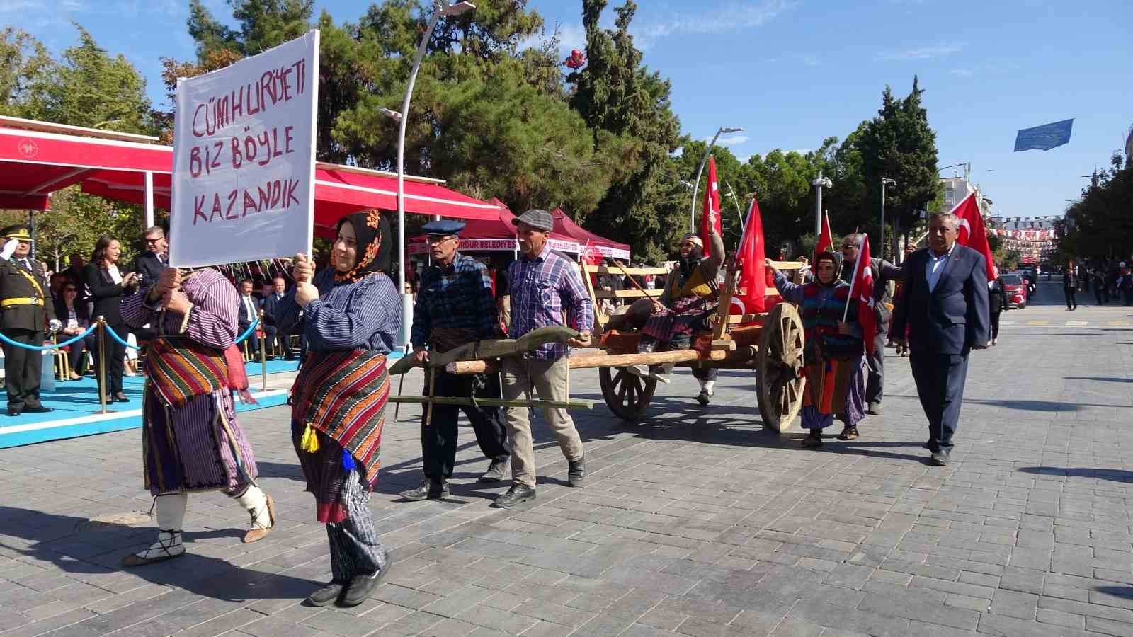 Cumhuriyet'in 101'inci yılı Burdur'da coşkuyla kutlandı