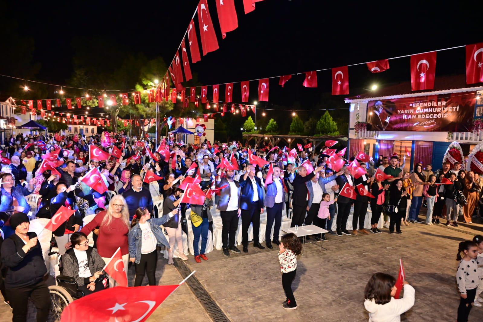 Dokuma Park'ta Cumhuriyet Coşkusu