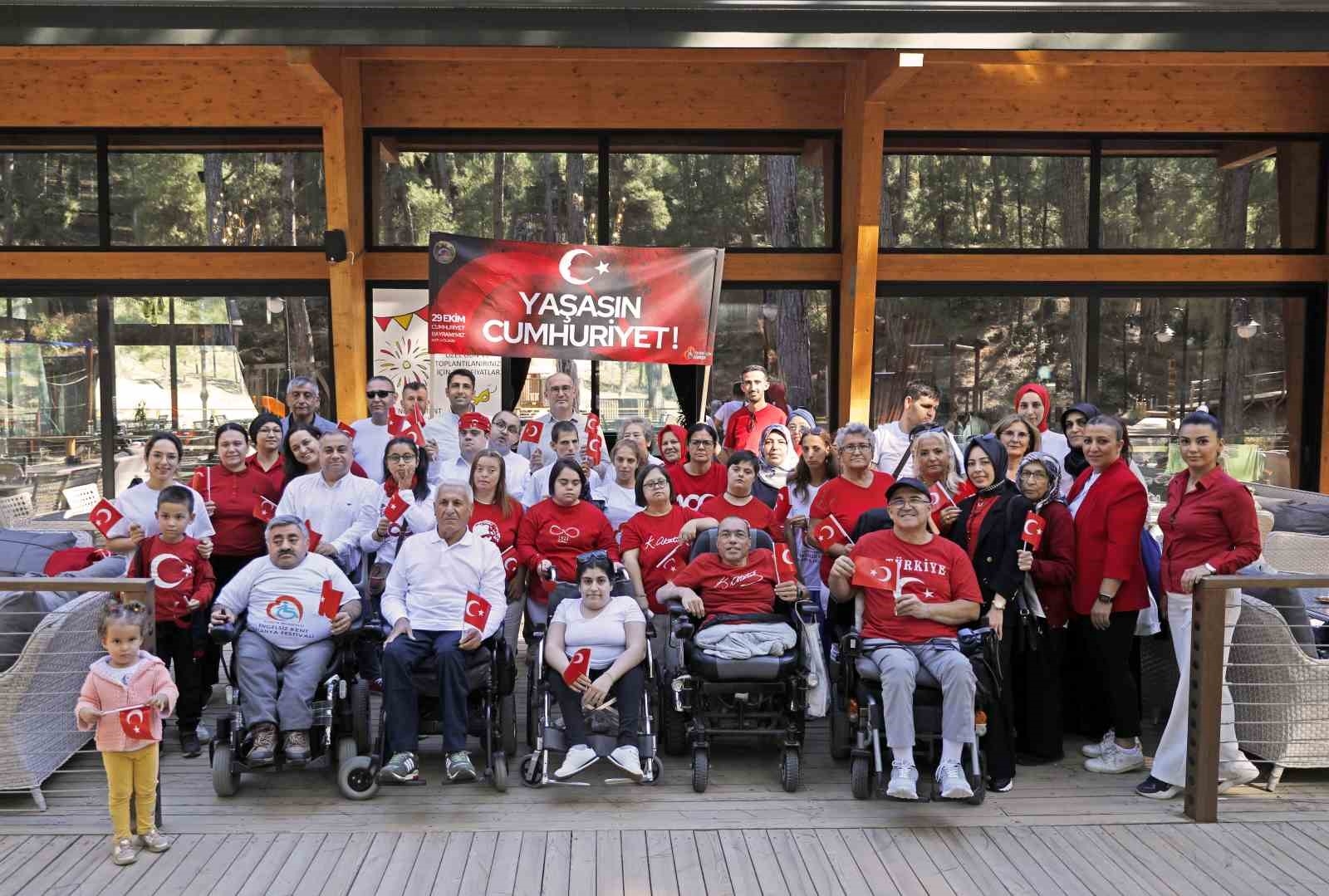 Engelsiz Park ve Yaşam Merkezi'nden 29 Ekim coşkusu