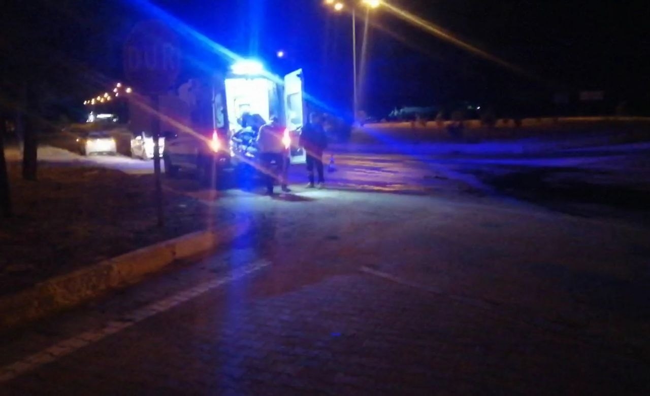 Isparta'da kamyonet ile hafif ticari araç çarpıştı: 1 yaralı
