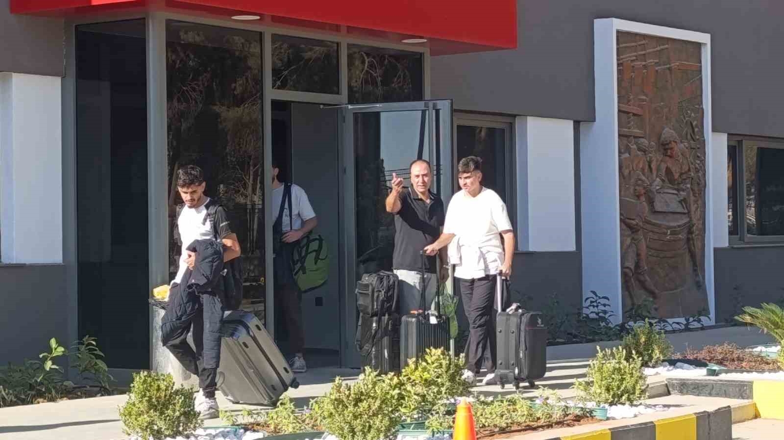 İsrail'in saldırılarından kaçanları taşıyan 4. gemi de geldi