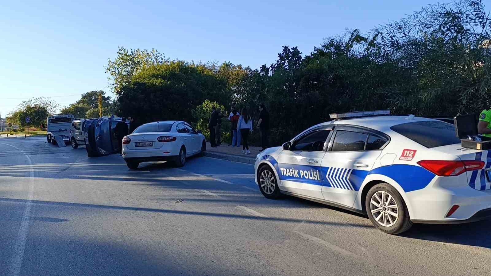 Kaza yapan arkadaşına yardım etmek isterken başka bir kazaya neden oldu