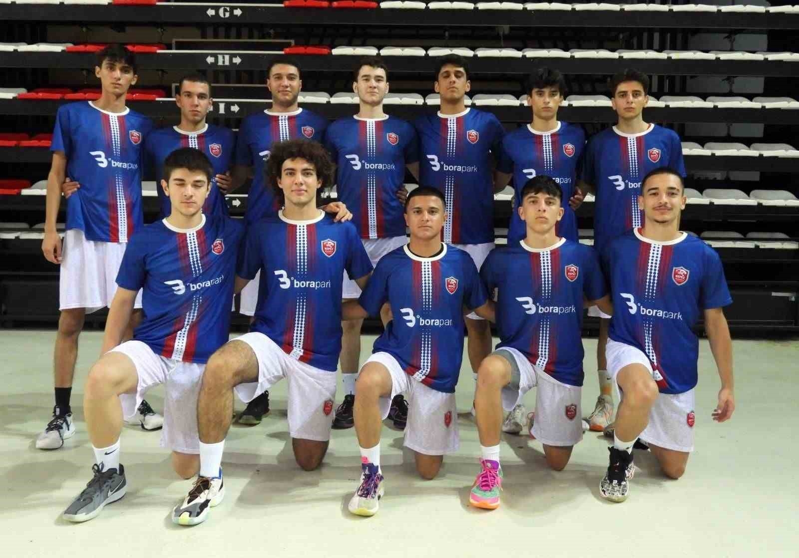 Kepez basketbol takımı, geriye düştüğü maçı farklı kazandı