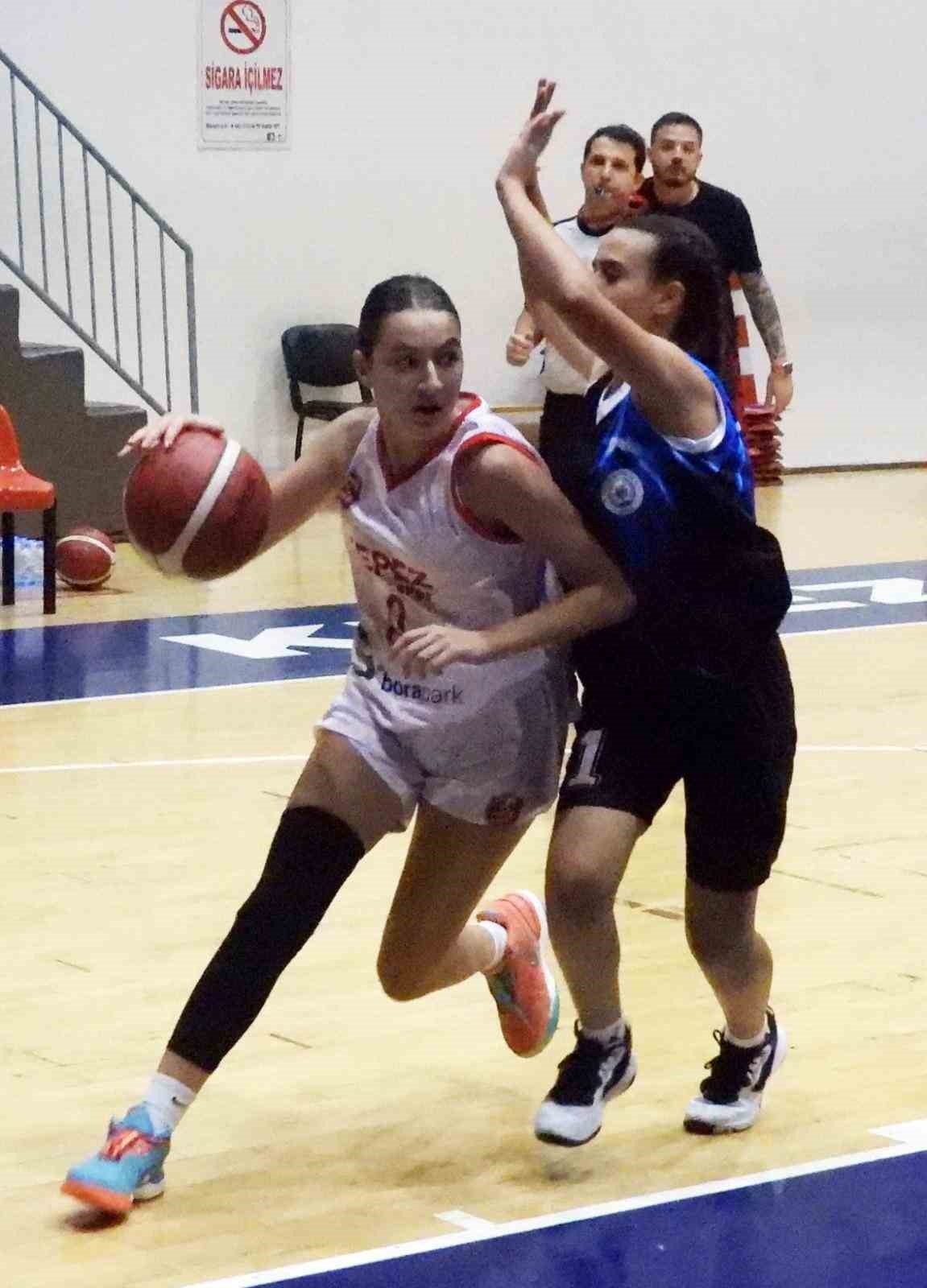 Kepez Belediyespor U16 Kadın Basketbol Takımı, 28 sayı farkla kazandı