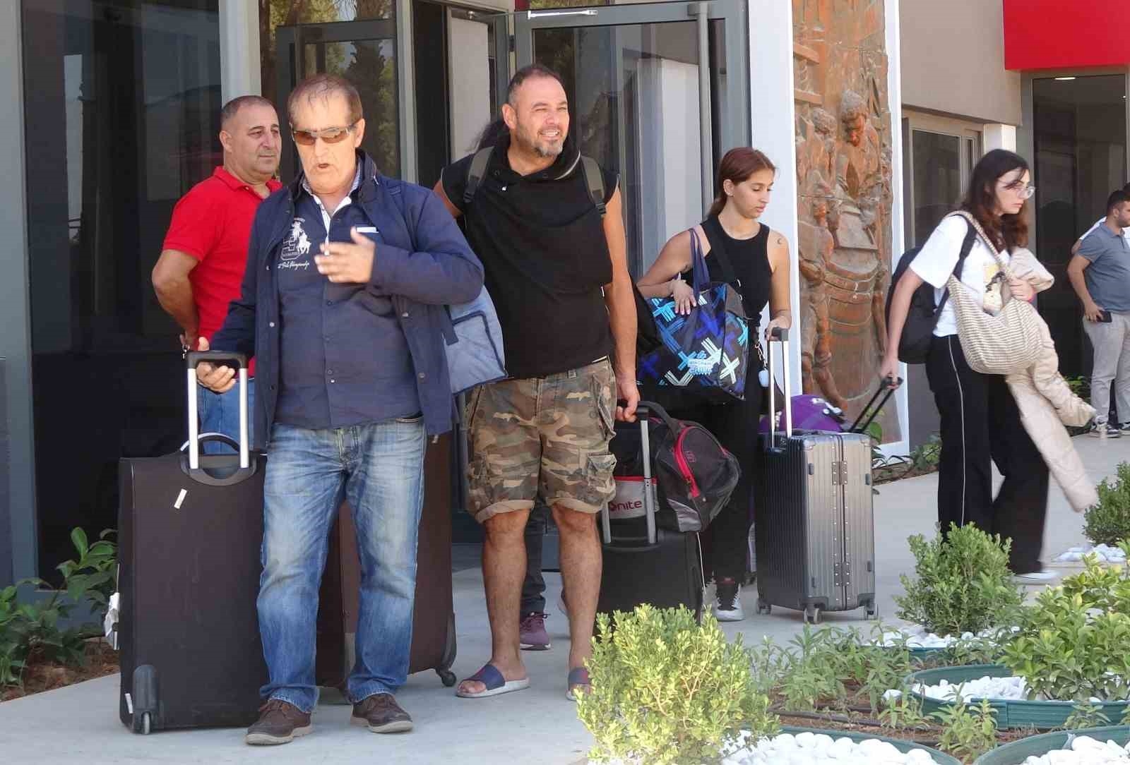 Lübnan'dan savaştan kaçanlar yaşadıkları korku dolu anları anlattı